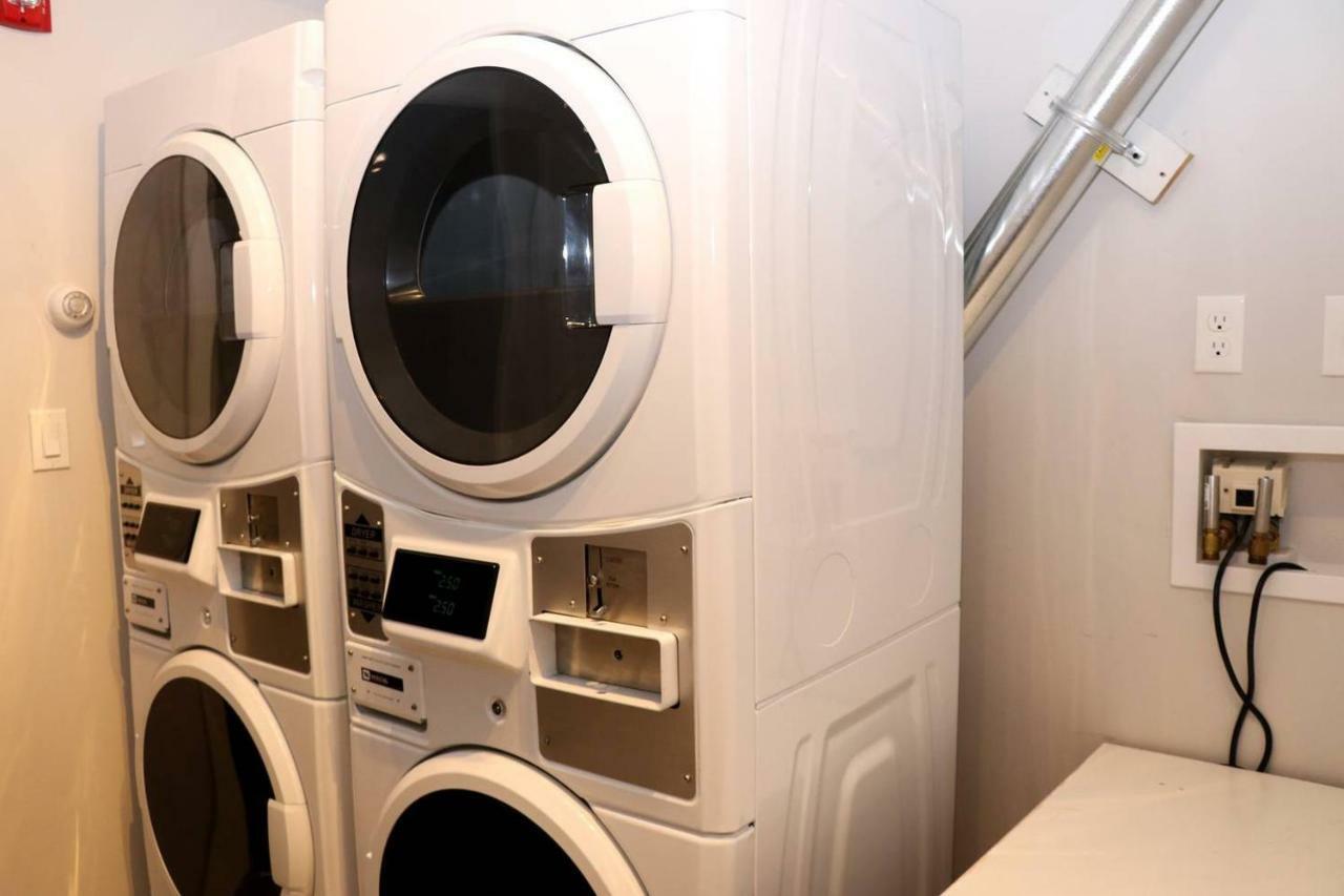 A Stylish Stay W/ A Queen Bed, Heated Floors.. #15 Brookline Exterior foto